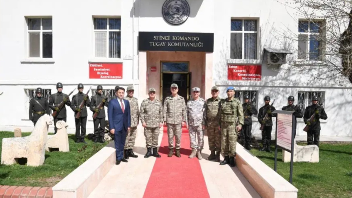 Miçotakis’in provokasyonuna cevabı Türk Silahlı Kuvvetleri verdi: 51. Tugay Komutanlığı Söke’ye kaydırıldı
